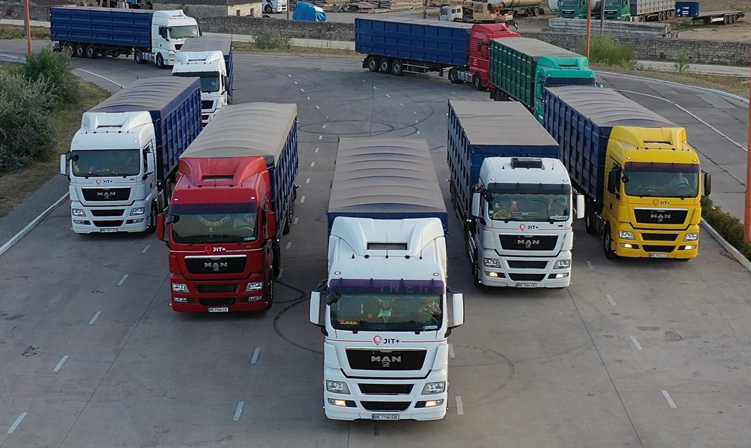 Қарт гей жас жігітті қорқытады